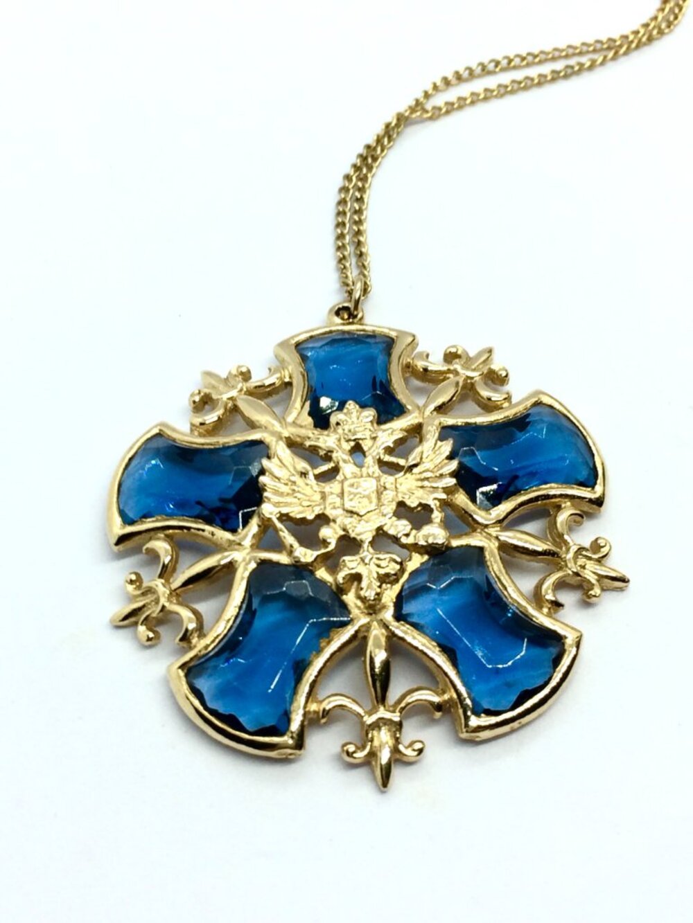 BLUE GLASS PENDANT Necklace Gold Tone Heraldic Crest Fleur de Lis Statement